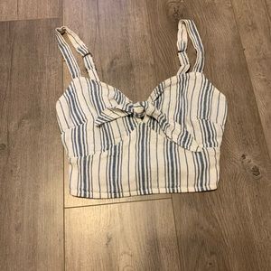 hollister crop top